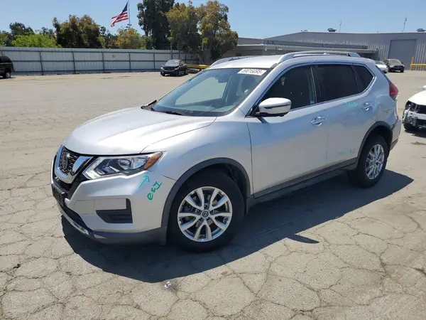 KNMAT2MT3JP533870 2018 NISSAN ROGUE - Image 1