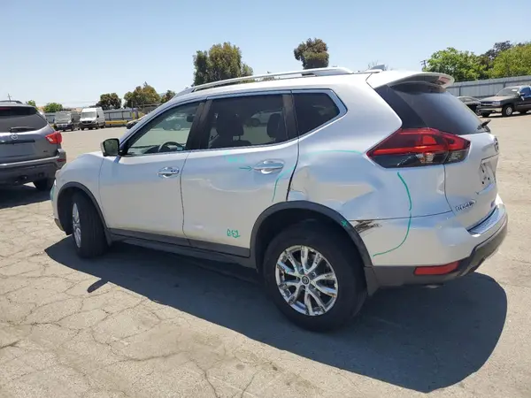 KNMAT2MT3JP533870 2018 NISSAN ROGUE - Image 2