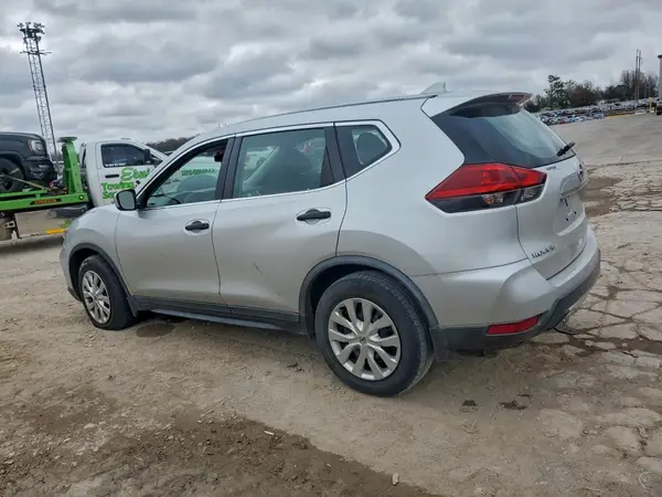 KNMAT2MT3JP540737 2018 NISSAN ROGUE - Image 2