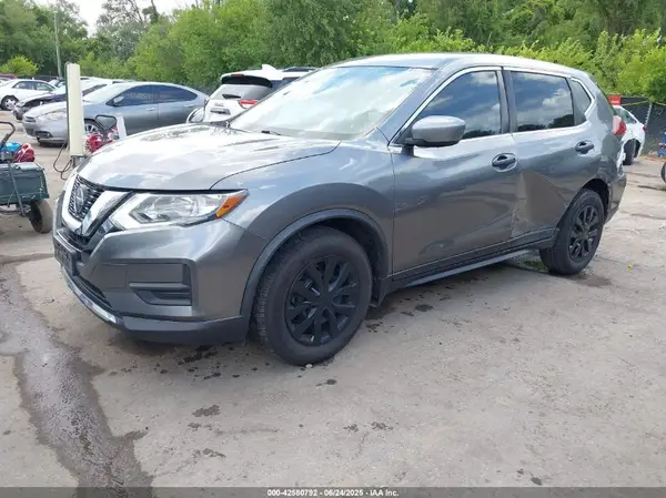 KNMAT2MT3JP541158 2018 NISSAN ROGUE - Image 2