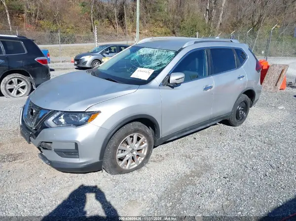 KNMAT2MT3JP546103 2018 NISSAN ROGUE - Image 2