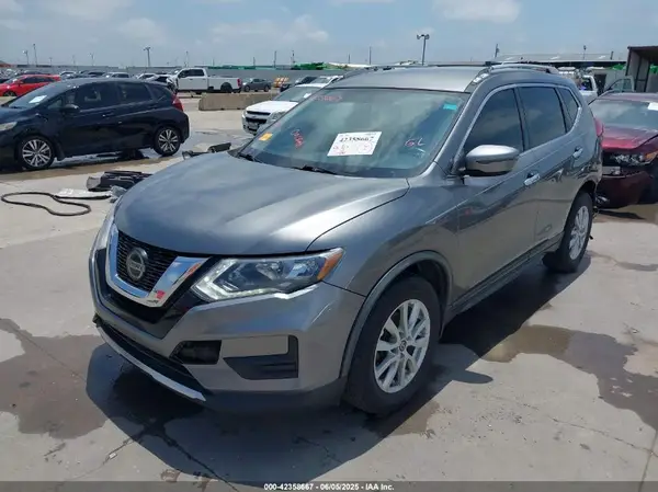 KNMAT2MT3JP547087 2018 NISSAN ROGUE - Image 2