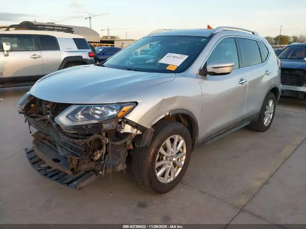 KNMAT2MT3JP550491 2018 NISSAN ROGUE - Image 2