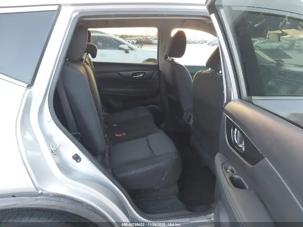 KNMAT2MT3JP550491 2018 NISSAN ROGUE - Image 8