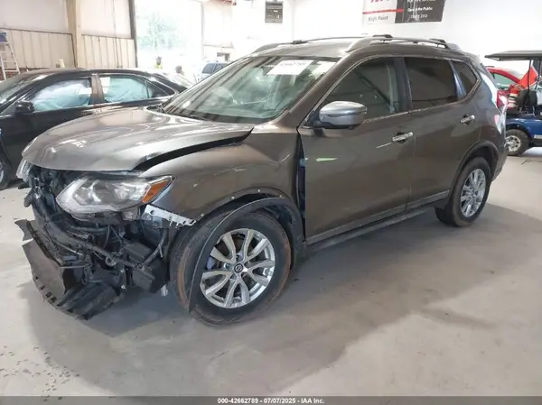 KNMAT2MT3JP550605 2018 NISSAN ROGUE - Image 2