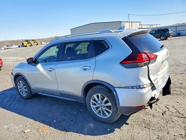 KNMAT2MT3JP552760 2018 NISSAN ROGUE - Image 2