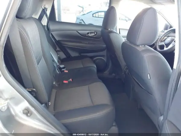 KNMAT2MT3JP555237 2018 NISSAN ROGUE - Image 8