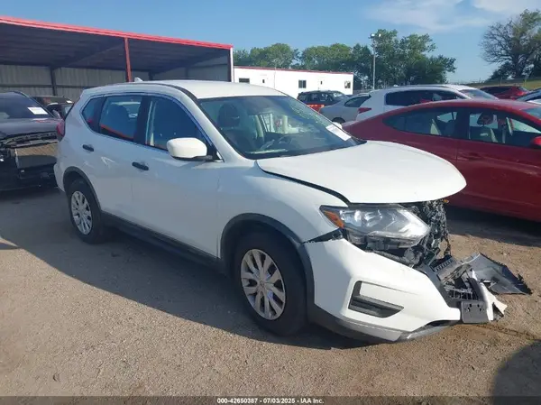 KNMAT2MT3JP555562 2018 NISSAN ROGUE - Image 1