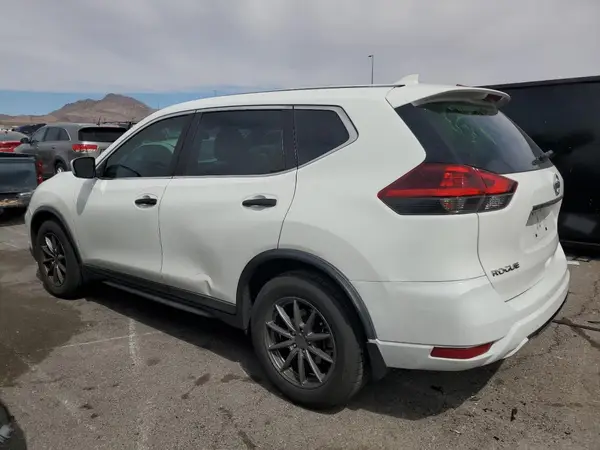 KNMAT2MT3JP565315 2018 NISSAN ROGUE - Image 2