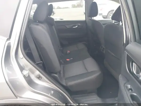 KNMAT2MT3JP573253 2018 NISSAN ROGUE - Image 8