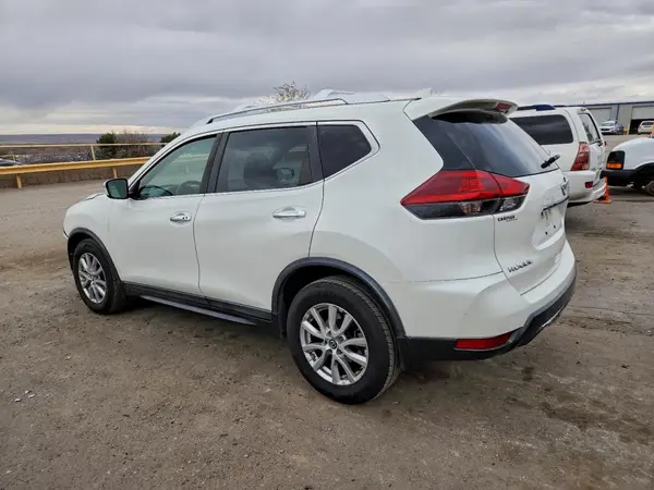 KNMAT2MT3JP575021 2018 NISSAN ROGUE - Image 2