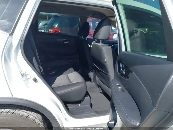 KNMAT2MT3JP575374 2018 NISSAN ROGUE - Image 8