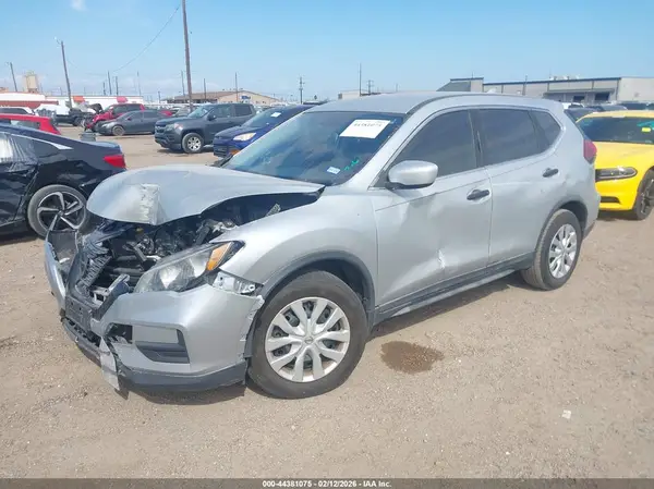 KNMAT2MT3JP575813 2018 NISSAN ROGUE - Image 2