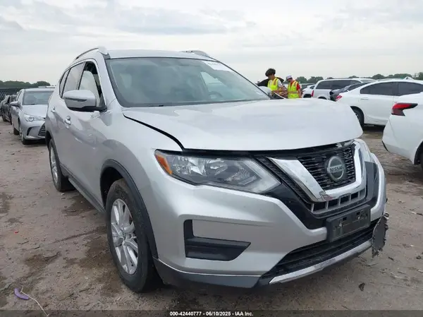KNMAT2MT3JP583815 2018 NISSAN ROGUE - Image 1
