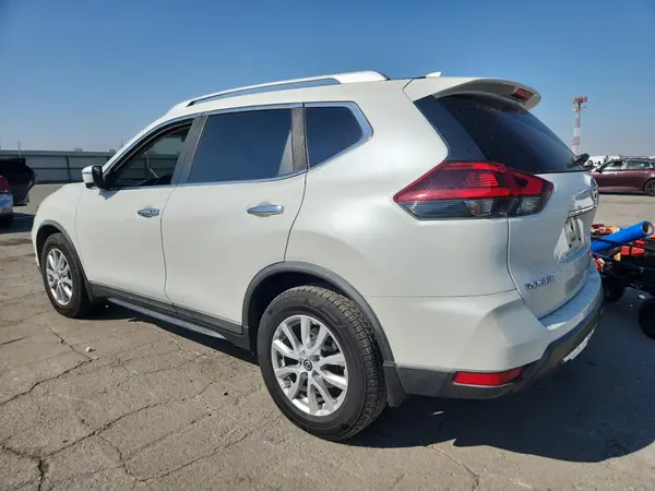 KNMAT2MT3JP585631 2018 NISSAN ROGUE - Image 2
