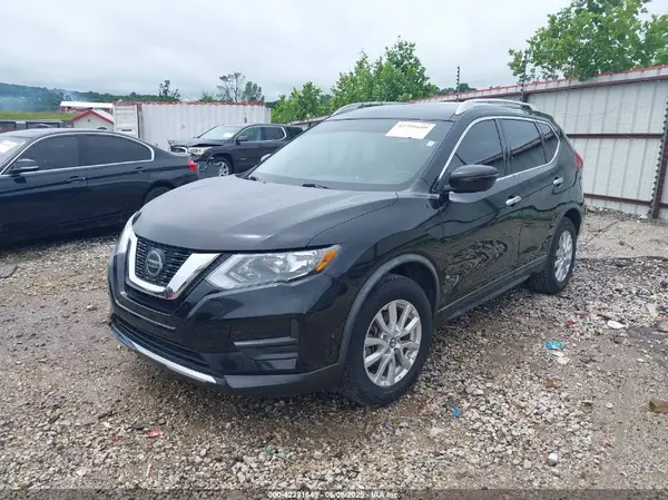 KNMAT2MT3JP587329 2018 NISSAN ROGUE - Image 2
