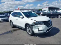 KNMAT2MT3JP588626 2018 NISSAN ROGUE