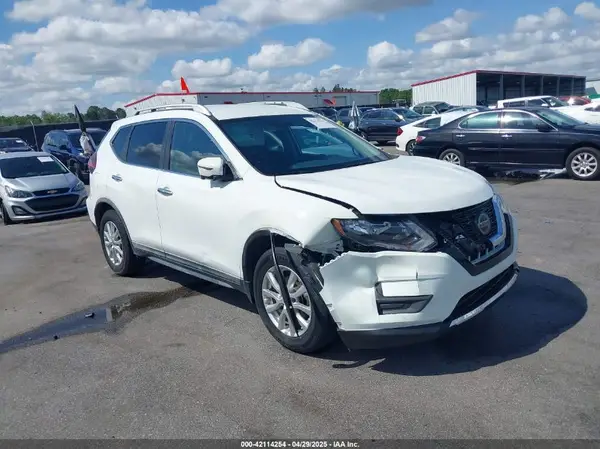 KNMAT2MT3JP588626 2018 NISSAN ROGUE - Image 1