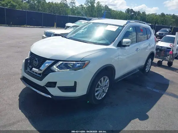 KNMAT2MT3JP588626 2018 NISSAN ROGUE - Image 2