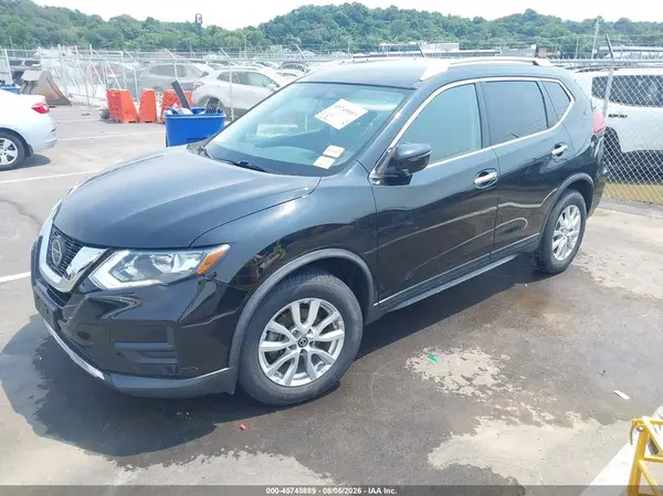 KNMAT2MT3JP588660 2018 NISSAN ROGUE - Image 2