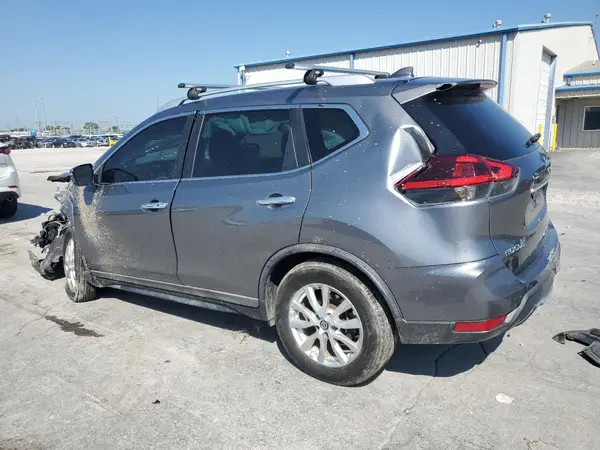 KNMAT2MT3JP588741 2018 NISSAN ROGUE - Image 2