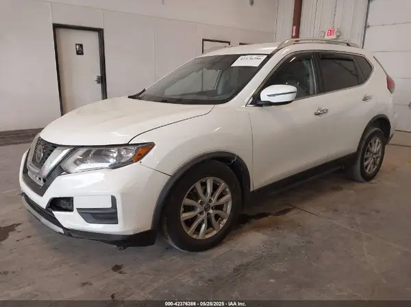 KNMAT2MT3JP589663 2018 NISSAN ROGUE - Image 2