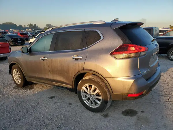 KNMAT2MT3JP596063 2018 NISSAN ROGUE - Image 2