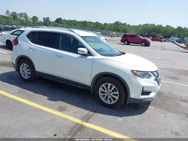 KNMAT2MT3JP598427 2018 NISSAN ROGUE - Image 1