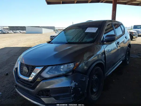 KNMAT2MT3JP599190 2018 NISSAN ROGUE - Image 2