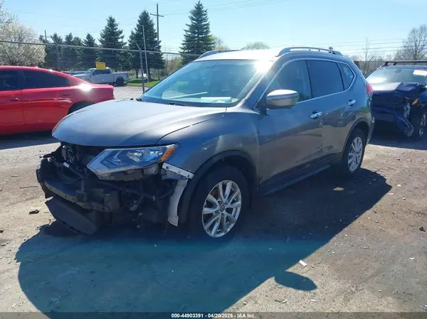 KNMAT2MT3JP601911 2018 NISSAN ROGUE - Image 2