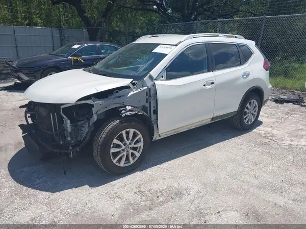 KNMAT2MT3JP607465 2018 NISSAN ROGUE - Image 2