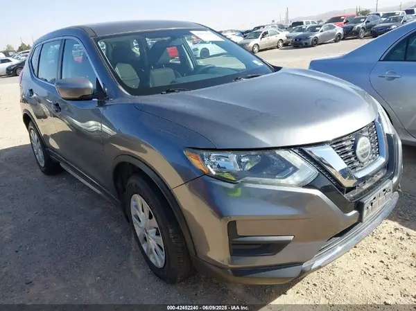 KNMAT2MT3JP617509 2018 NISSAN ROGUE - Image 1