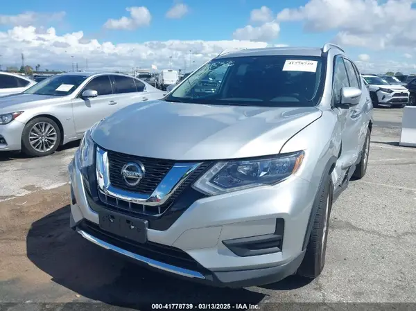 KNMAT2MT3JP618630 2018 NISSAN ROGUE - Image 2