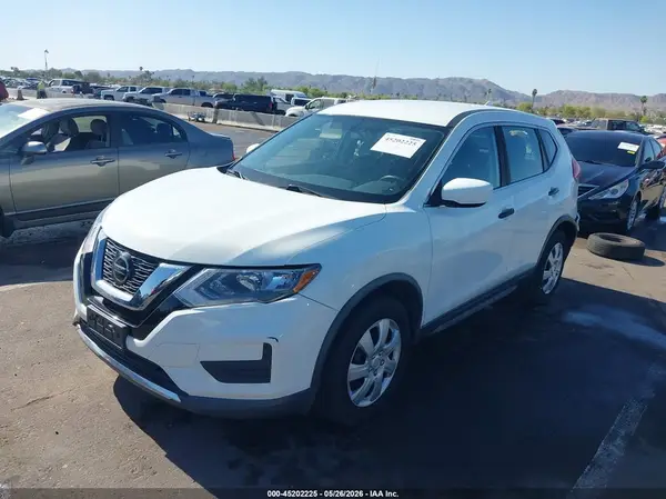 KNMAT2MT3JP618918 2018 NISSAN ROGUE - Image 2