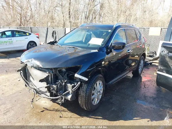 KNMAT2MT3JP621687 2018 NISSAN ROGUE - Image 2
