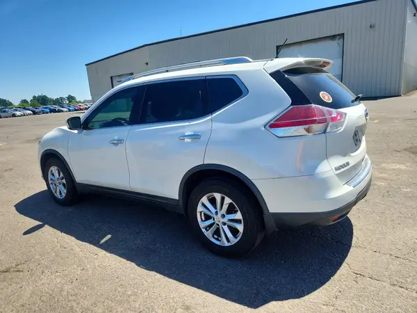 KNMAT2MT4GP631122 2016 NISSAN ROGUE - Image 2