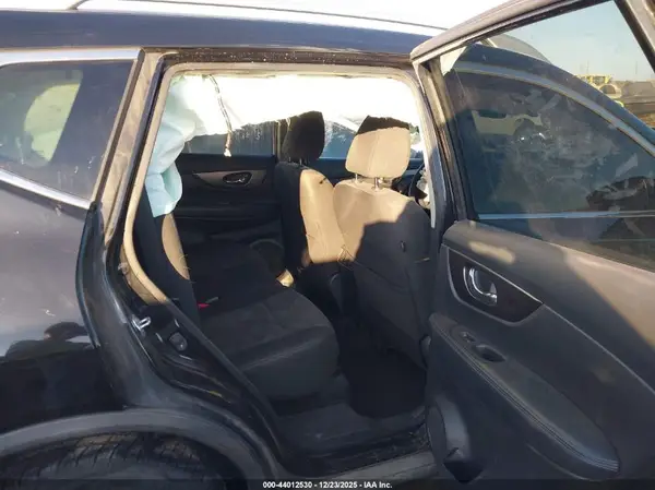 KNMAT2MT4GP652424 2016 NISSAN ROGUE - Image 8