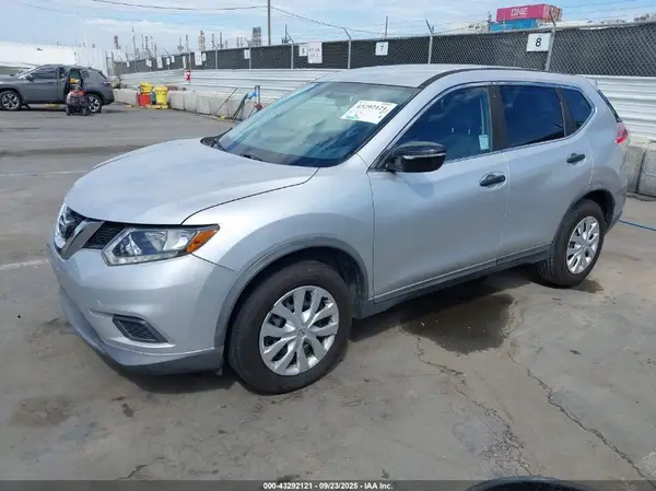 KNMAT2MT4GP702030 2016 NISSAN ROGUE - Image 2