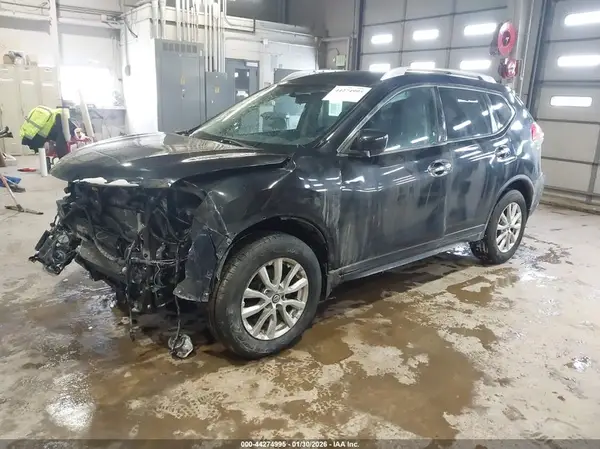 KNMAT2MT4HP501696 2017 NISSAN ROGUE - Image 2