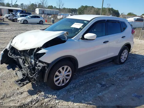 KNMAT2MT4HP504940 2017 NISSAN ROGUE - Image 2