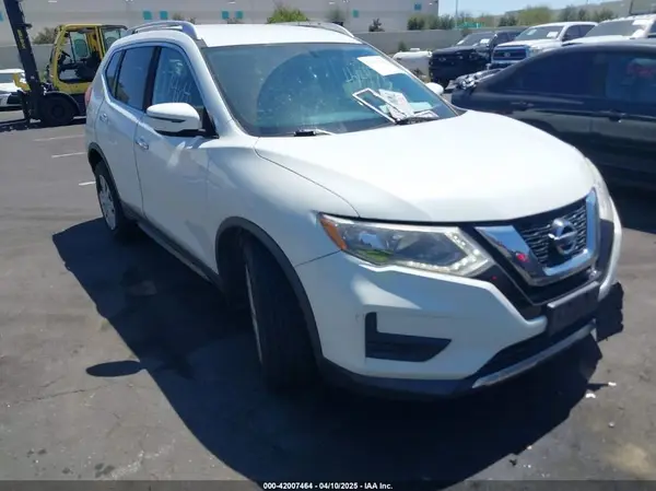 KNMAT2MT4HP508678 2017 NISSAN ROGUE - Image 1
