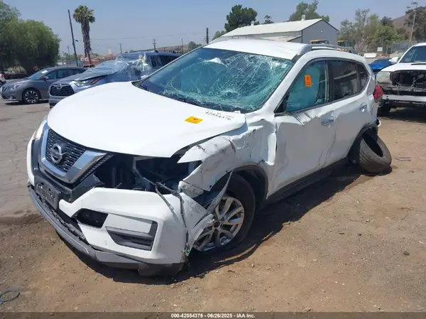 KNMAT2MT4HP514495 2017 NISSAN ROGUE - Image 2