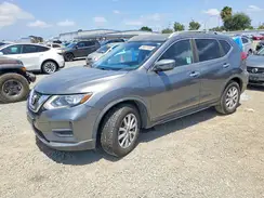 KNMAT2MT4HP522886 2017 NISSAN ROGUE