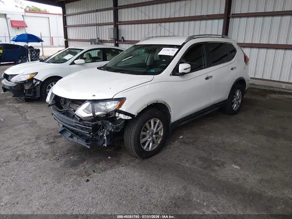 KNMAT2MT4HP527800 2017 NISSAN ROGUE - Image 2