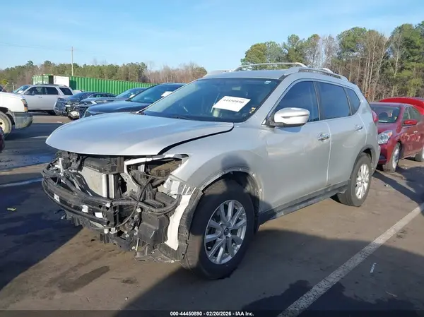 KNMAT2MT4HP528736 2017 NISSAN ROGUE - Image 2