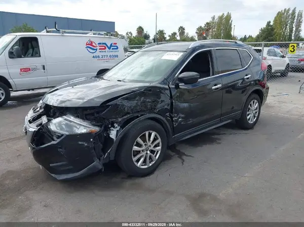 KNMAT2MT4HP530521 2017 NISSAN ROGUE - Image 2