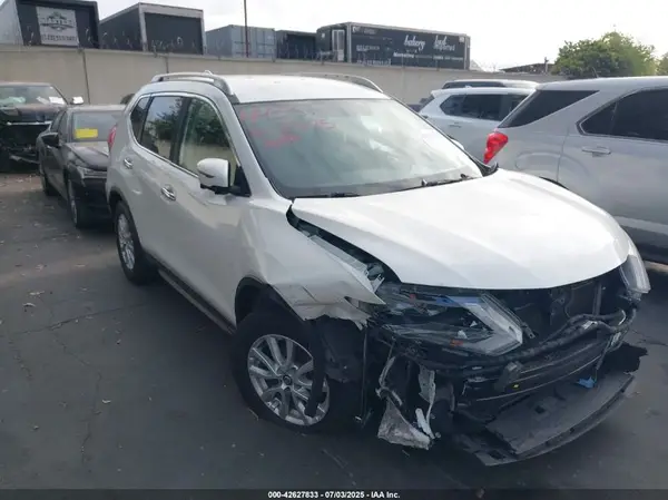 KNMAT2MT4HP531832 2017 NISSAN ROGUE - Image 1