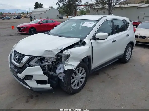 KNMAT2MT4HP533578 2017 NISSAN ROGUE - Image 2