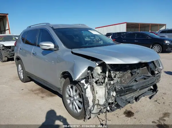 KNMAT2MT4HP538375 2017 NISSAN ROGUE - Image 1
