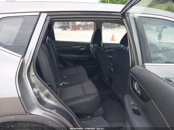 KNMAT2MT4HP545021 2017 NISSAN ROGUE - Image 8